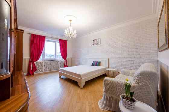 Дніпровський район, Русанівка, Шамо 12,  3-кімнатна Київ