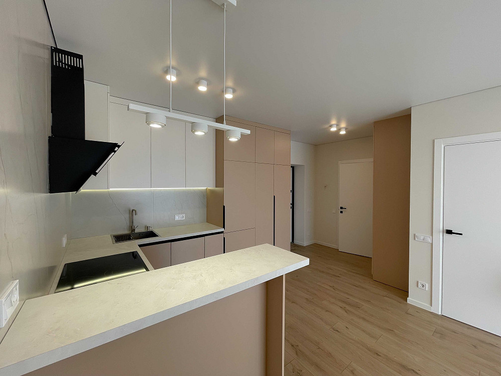 Продам світлу однокімнатну квартиру в ЖК Клубного типу D Ровно - изображение 1