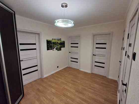 Велика 2-ох кімнатна квартира с видом на парк Ірпінь