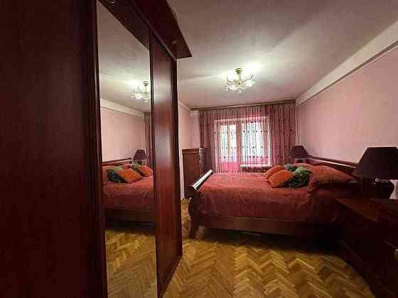 Трехкімнатна на Оболоні Київ