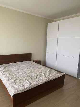 Здається  1 кімнатна м.Позняки Київ