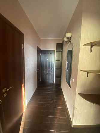 Здається  1 кімнатна м.Позняки Київ