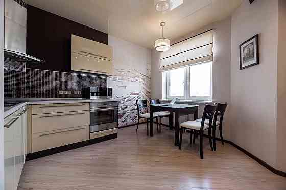 Видовая 1-к. студия, ул. Мишуги 2, ст.м. Позняки. Дарницкий р-н. БЕЗ % Київ