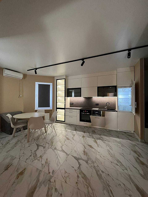 Стильна 2-кімнатна квартира чекає на свого щасливого орендаря! Ровно - изображение 1