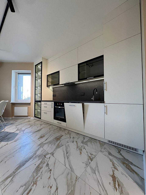 Стильна 2-кімнатна квартира чекає на свого щасливого орендаря! Ровно - изображение 2