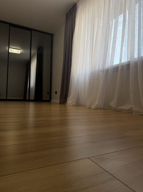 Двохкімнатна на середньому поверсі з ремонтом  - зображення 5