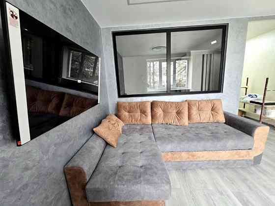 ПЕРША ЗДАЧА! ТЦ Майдан! (КУХНЯ-СТУДІЯ+ 2 СПАЛЬНІ), все нове, роб.місце Чернівці