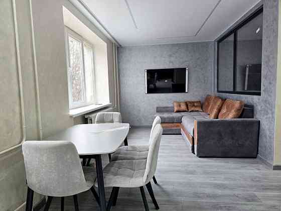 ПЕРША ЗДАЧА! ТЦ Майдан! (КУХНЯ-СТУДІЯ+ 2 СПАЛЬНІ), все нове, роб.місце Чернівці