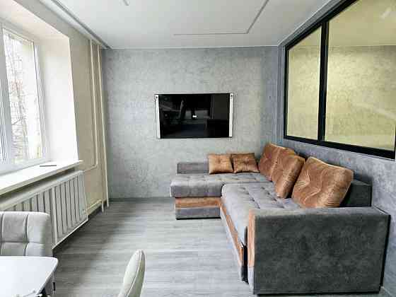 ПЕРША ЗДАЧА! ТЦ Майдан! (КУХНЯ-СТУДІЯ+ 2 СПАЛЬНІ), все нове, роб.місце Чернівці