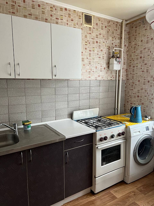 Здам 2ку центр ТЦ Україна Запорожье - изображение 2