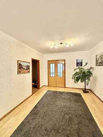 ПРОДАЖ 3к з ремонтом! вул. Вишняківська" Будинок 2000 року Київ