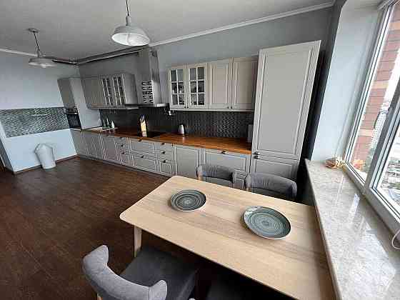 3 кімнатна квартира з якісним ремонтом в Києві спецпроєкт Дарницький Київ