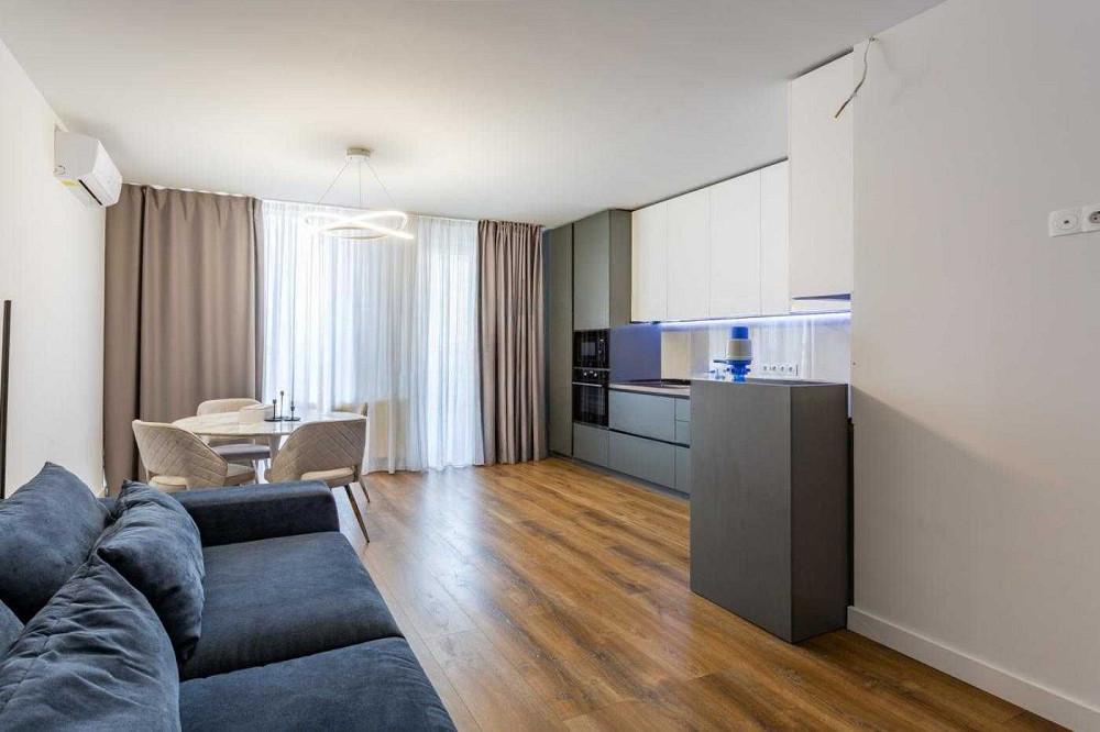 Продажа квартиры Киев ЖК Яркий 77 м² 3 комнаты метро Минская Балкон Київ - зображення 1