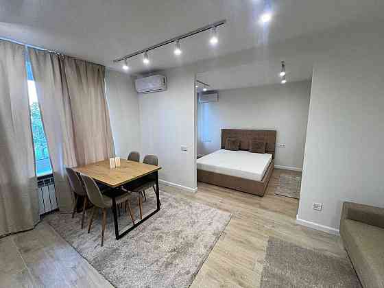 Сдам 2к студию ул. Сичеславская Набережная,37. Центр. Парк Шевченко Днепр