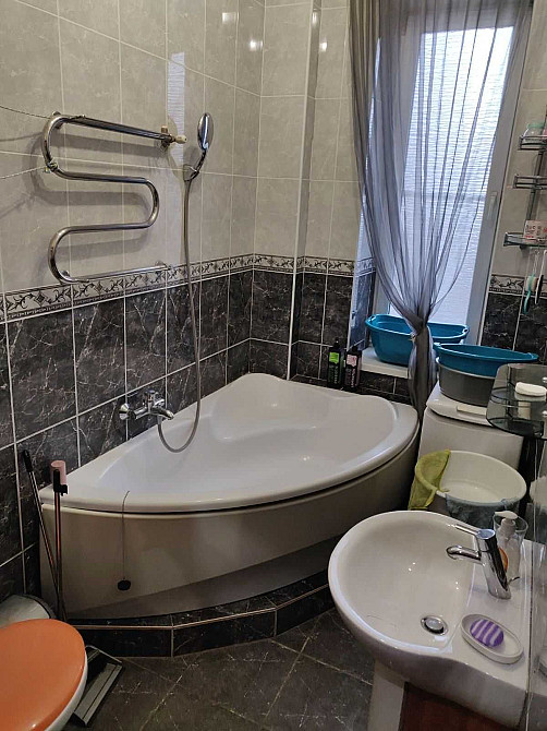 Здається простора 3-кімнатна квартира в центрі міста Винница - изображение 4