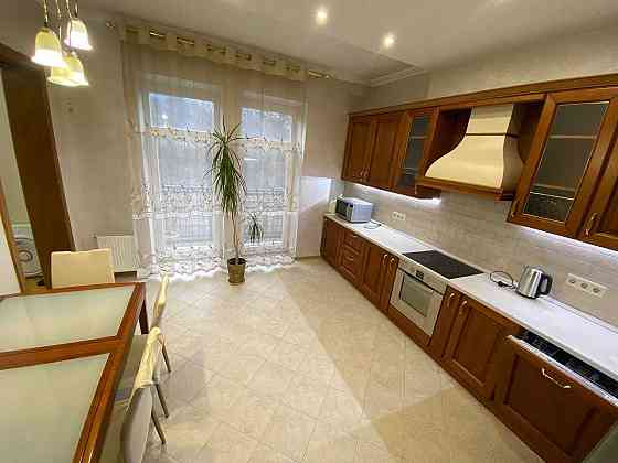 Здається 3х кімн.квартира вул.Назарівська 11, м.Університет, Центр Київ