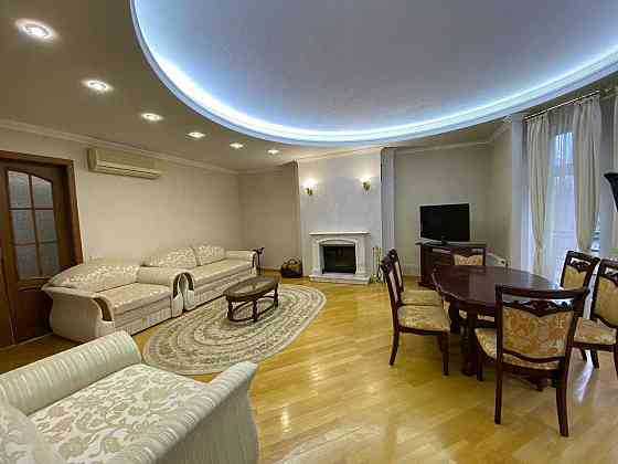 Здається 3х кімн.квартира вул.Назарівська 11, м.Університет, Центр Київ