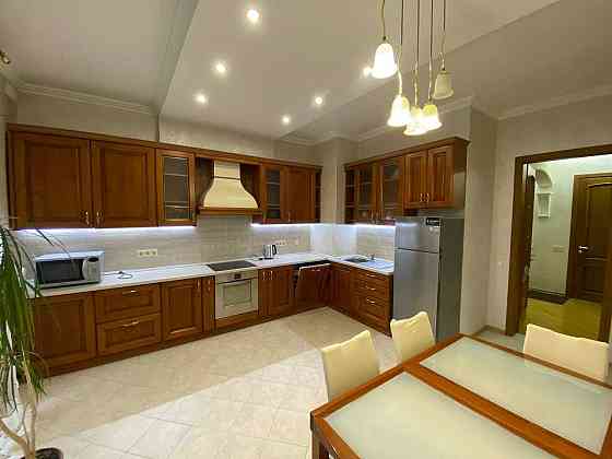 Здається 3х кімн.квартира вул.Назарівська 11, м.Університет, Центр Київ