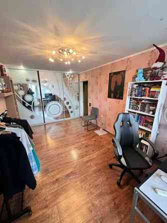 Продам ! 2х ком квартира / три лоджии р-он пр. Науки Днепр