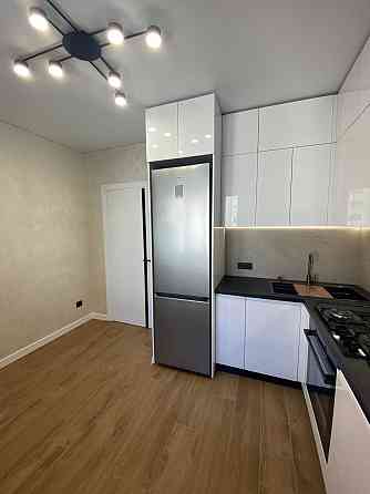 Простора 2-кімнатна квартира в сучасному ЖК "Софія" чекає на вас! Хмельницький