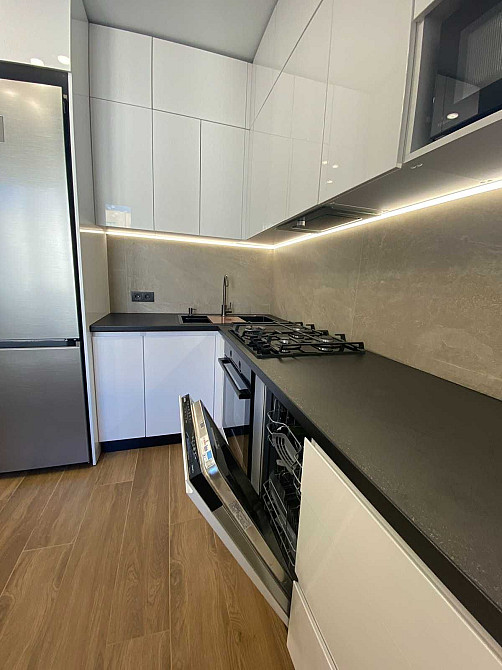 Простора 2-кімнатна квартира в сучасному ЖК "Софія" чекає на вас! Хмельницький - зображення 1