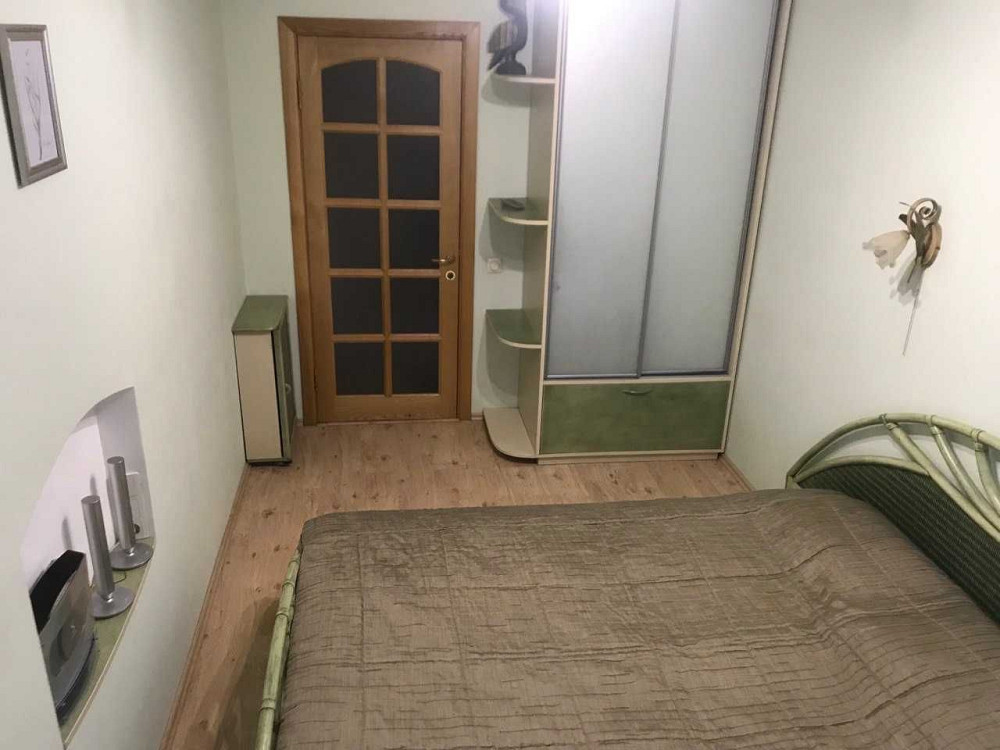 метро Печерська Палац спорту Гулівер Київ - зображення 2