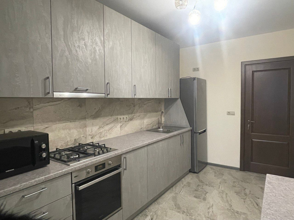 1-к. квартира в новобудові з панорамними вікнами та ремонтом за вул. Ивано-Франковск - изображение 1