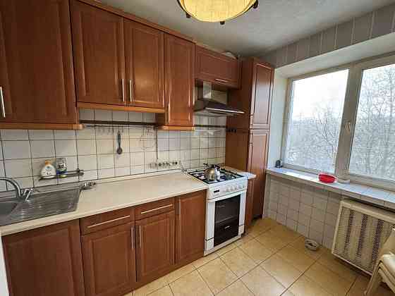 М. Васильківська, вул. Ю. Здановської , 24; 3-х кімн; без комісії Київ