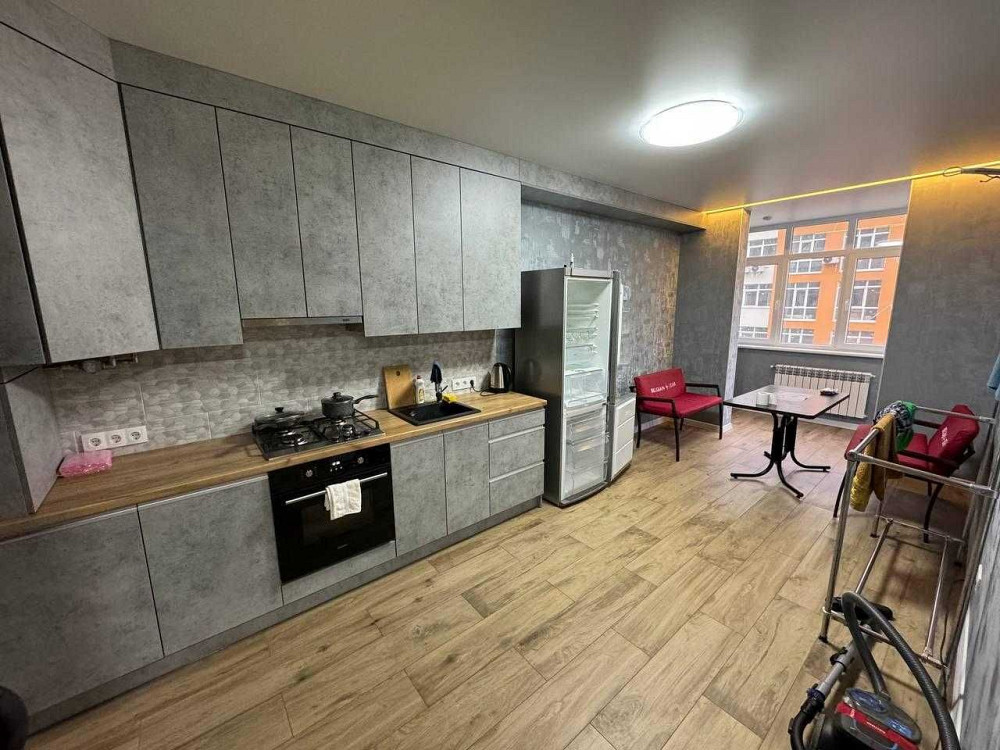 Однокімнатна квартира 42 м2, ЖК "Стожари". Власник Вишневе - зображення 1