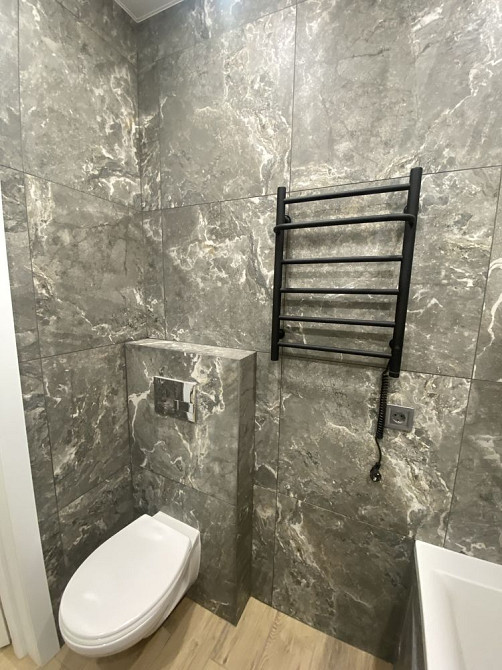 Актуальна квартира ! Новий ремонт ! Пост. 280 . Сертифікат ! єоселЯ Ірпінь - зображення 6