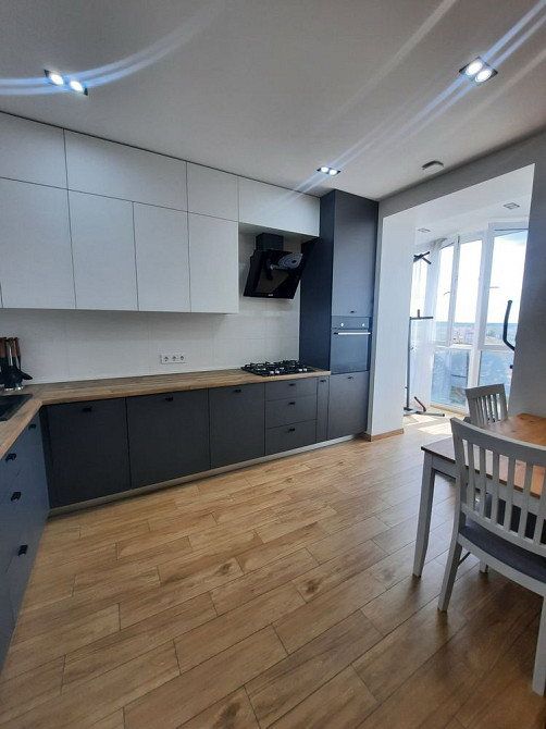 Продам двокімнатну квартиру з шикарним ремонтом в центрі Ірпеня Ірпінь - зображення 2