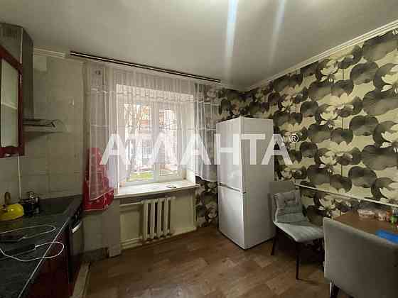 Продаётся просторная двухкомнатная квартира на улице Затонского.

Обща Одесса