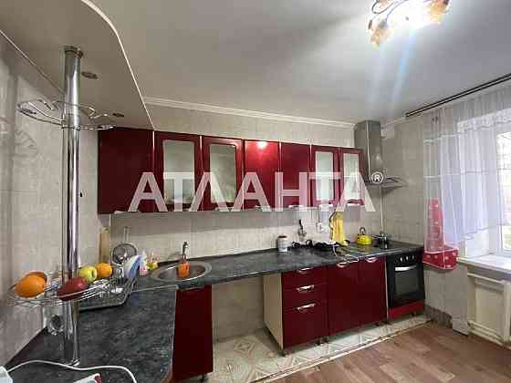 Продаётся просторная двухкомнатная квартира на улице Затонского.

Обща Одесса