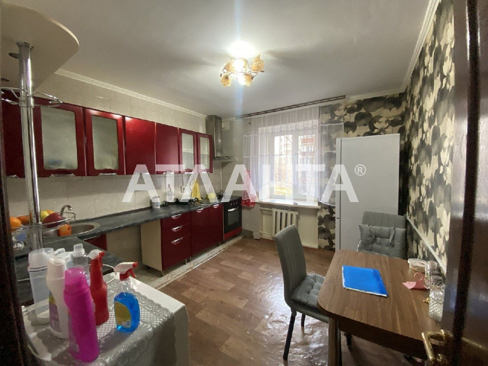 Продаётся просторная двухкомнатная квартира на улице Затонского.

Обща Одесса - изображение 2