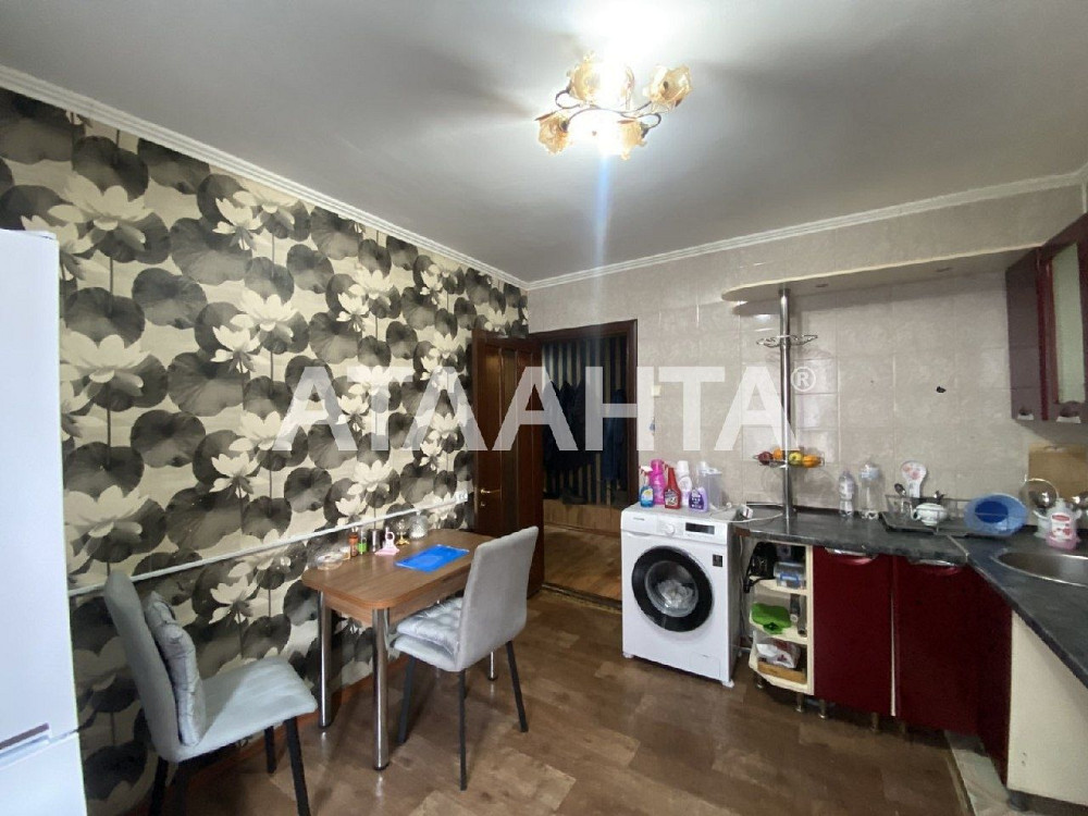 Продаётся просторная двухкомнатная квартира на улице Затонского.

Обща Одесса - изображение 5