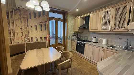 Продам 3-ком. видовую кв-ру в высотном доме и с гаражём Днепр