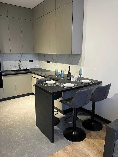 Продаж квартири з ремонтом ЖК Підзамче Вежа, вул. Хмельницького 207 Львів - зображення 1