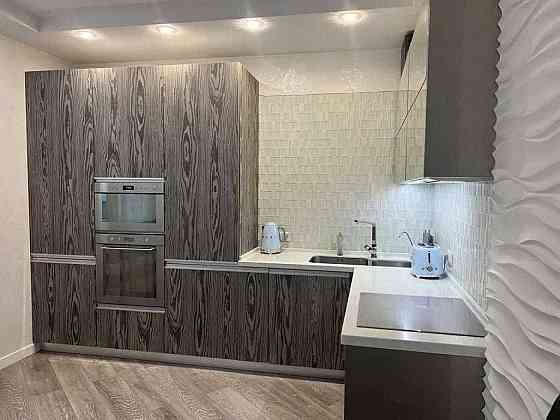 Без%. вул. Пчілки 8. 3-кім. 100 м2. Позняки. Ашан Киев