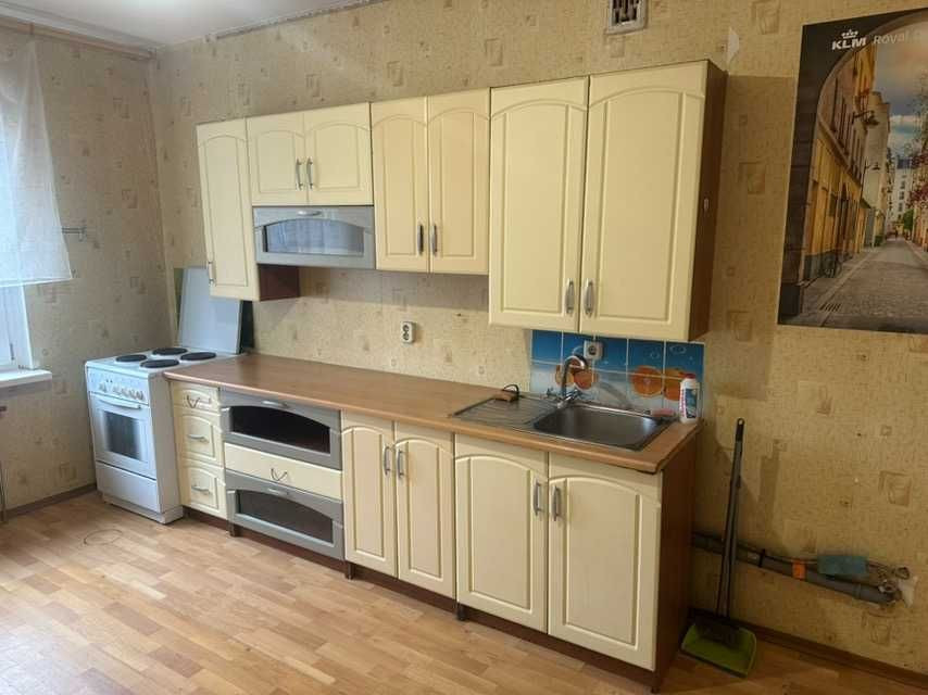 Оренда 3-к. кв. Позняки. Григоренка, 14. Меблі тільки кухня. Генератор Київ - зображення 1