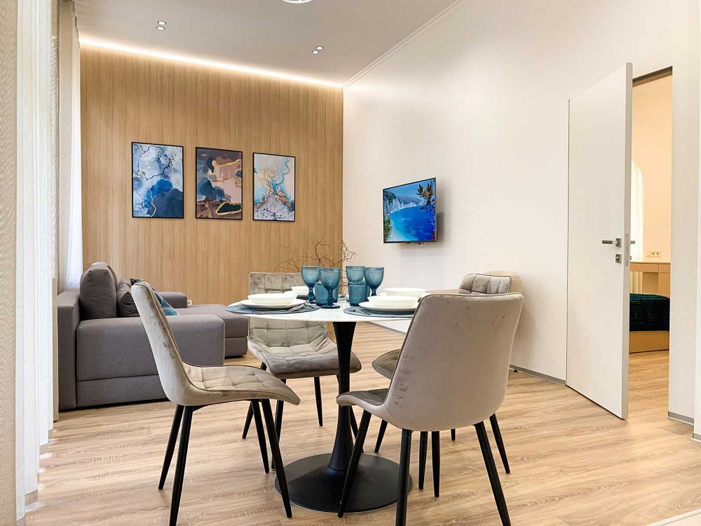 Довготривала оренда 2к квартири на вул. Михайлівська 21 Київ - зображення 1