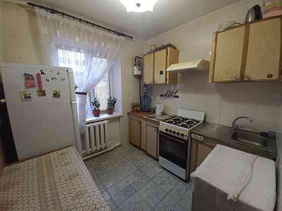 Продам двокімнатну квартиру на Толстого Чернигов