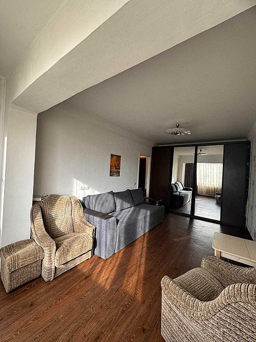 Лісовий масив, пр Кубанської України 30 Київ - зображення 1