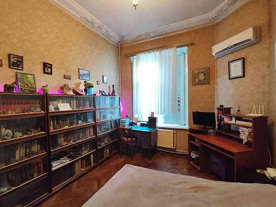 3 комнатная в центре, в крепом доме район Куликового поля. Одесса