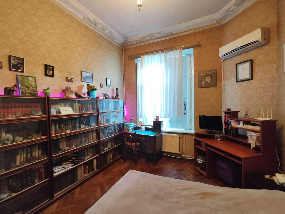 3 комнатная в центре, в крепом доме район Куликового поля. Одесса - изображение 1