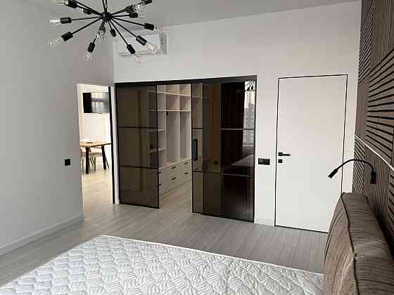 Київ Новопечерськi Лiпки Андрiя Верхогляда  б.17в + паркоместо Київ