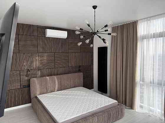 Київ Новопечерськi Лiпки Андрiя Верхогляда  б.17в + паркоместо Київ