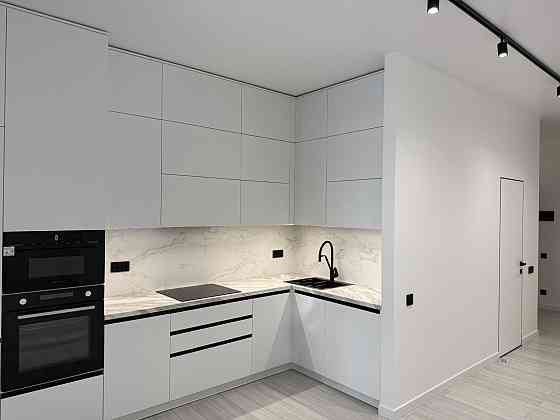 Київ Новопечерськi Лiпки Андрiя Верхогляда  б.17в + паркоместо Київ