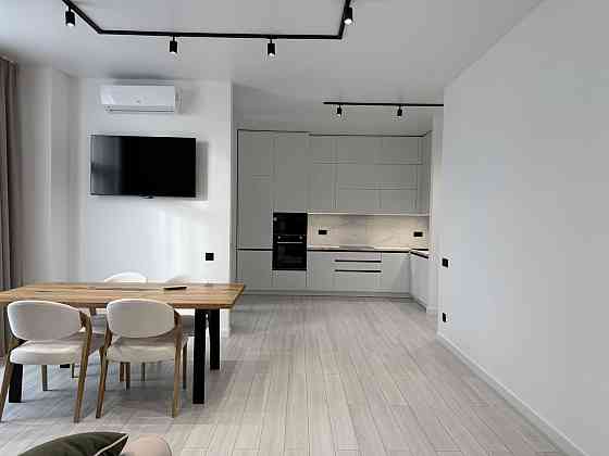 Київ Новопечерськi Лiпки Андрiя Верхогляда  б.17в + паркоместо Київ