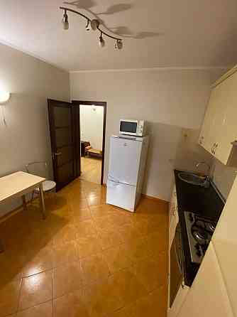 Оренда 1 кімнатної квартири по вул. Раїси Окіпної Київ