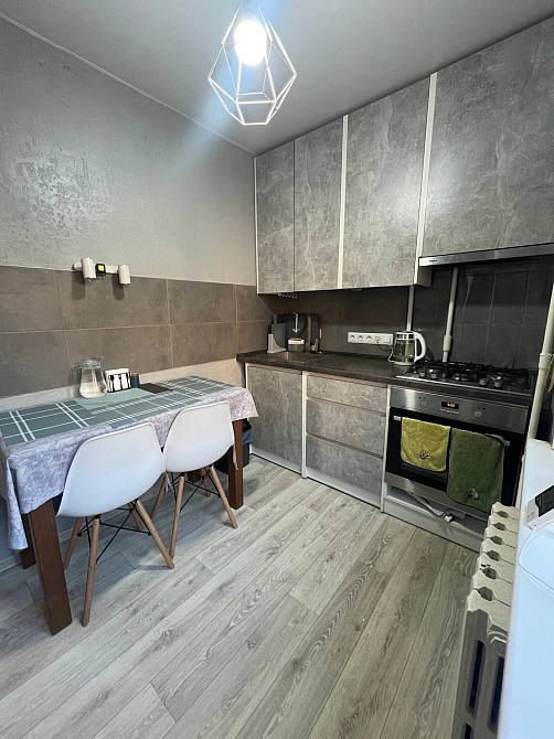 Продам 1 ком. 2эт. 1мик. Варус Кам`янське (Запорізька обл.) - зображення 1